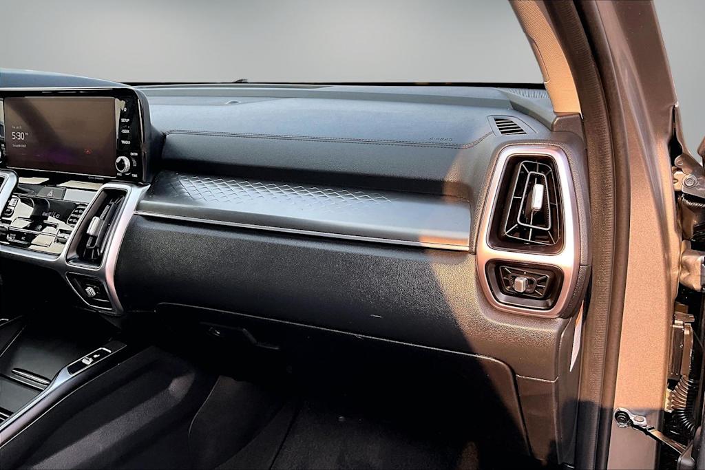 Thumbnail: 2023 Kia Sorento - 24