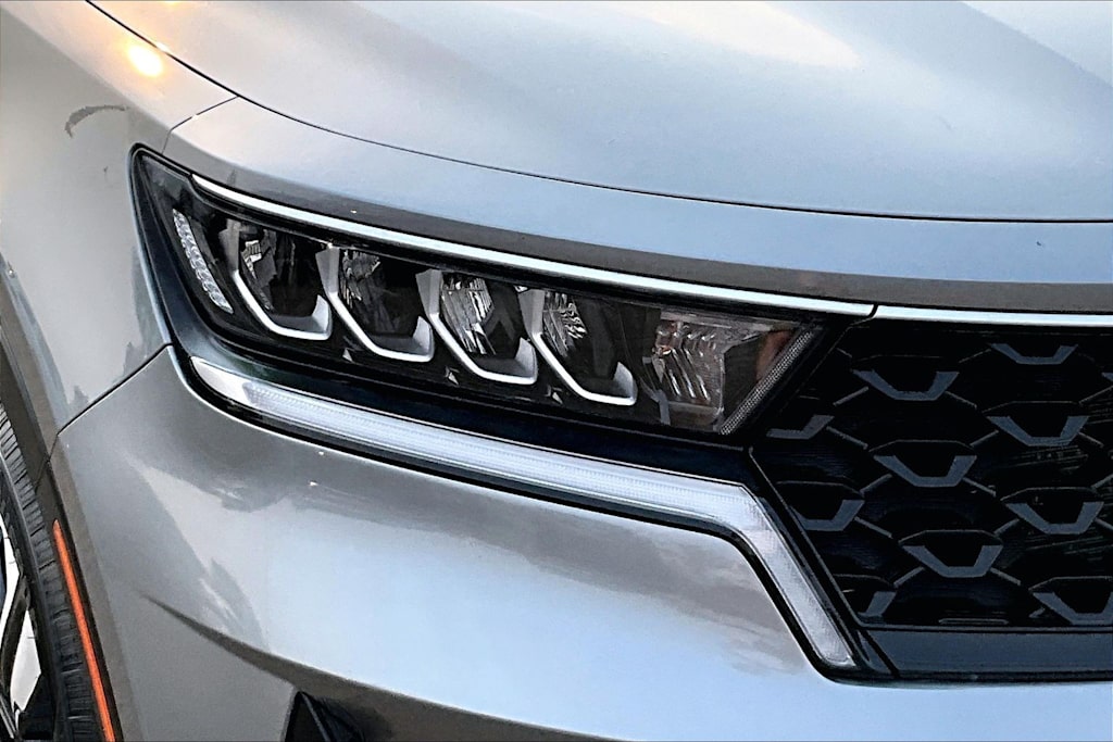 Thumbnail: 2023 Kia Sorento - 32