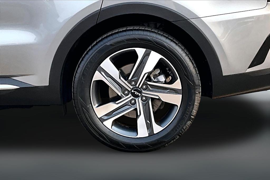 Thumbnail: 2023 Kia Sorento - 35