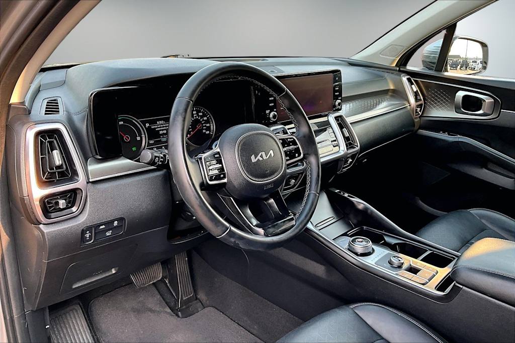 Thumbnail: 2023 Kia Sorento - 2