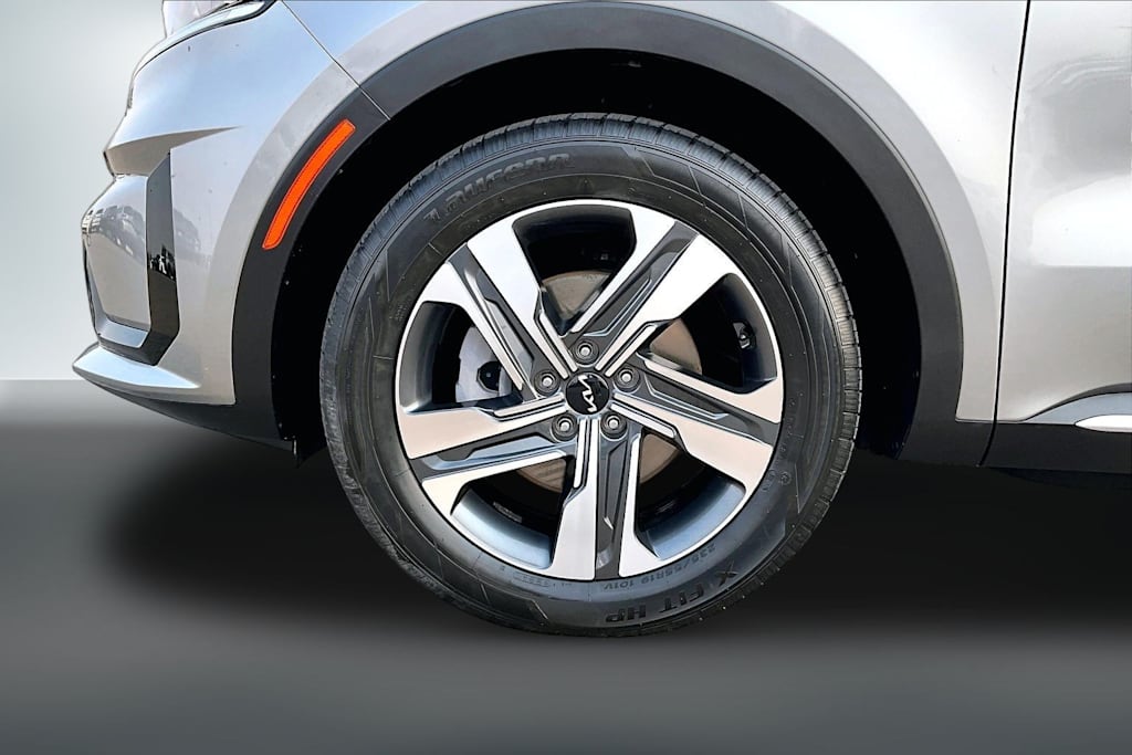 Thumbnail: 2023 Kia Sorento - 8