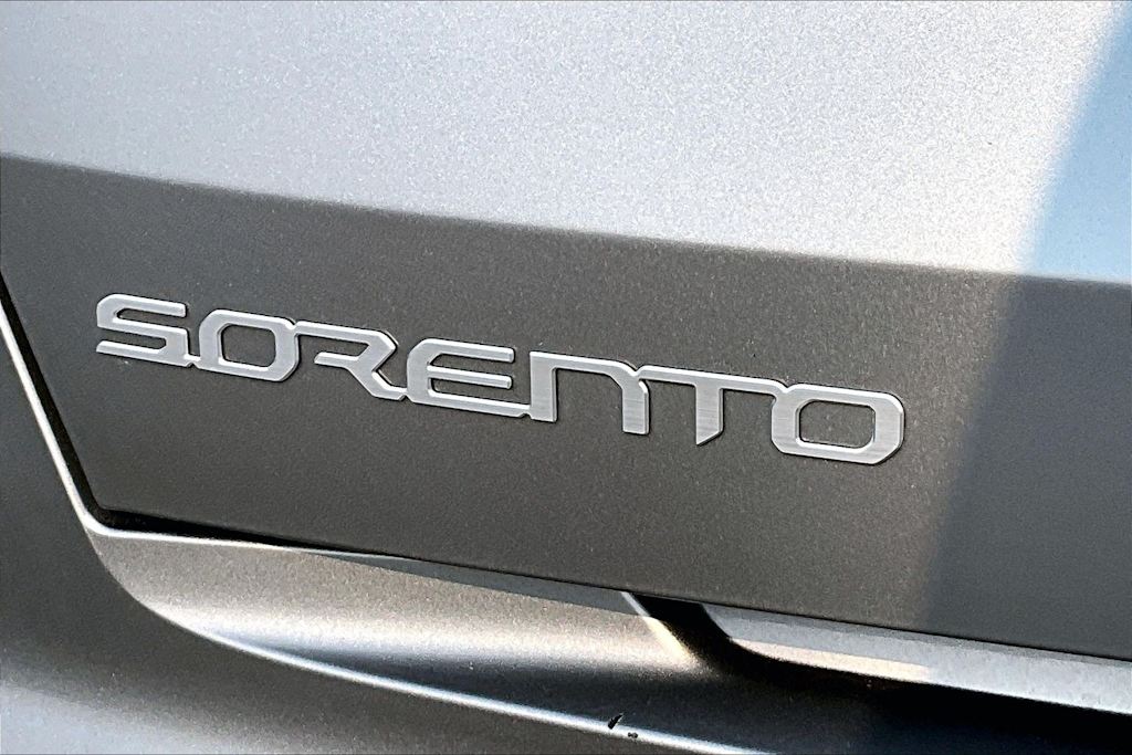 Thumbnail: 2023 Kia Sorento - 7