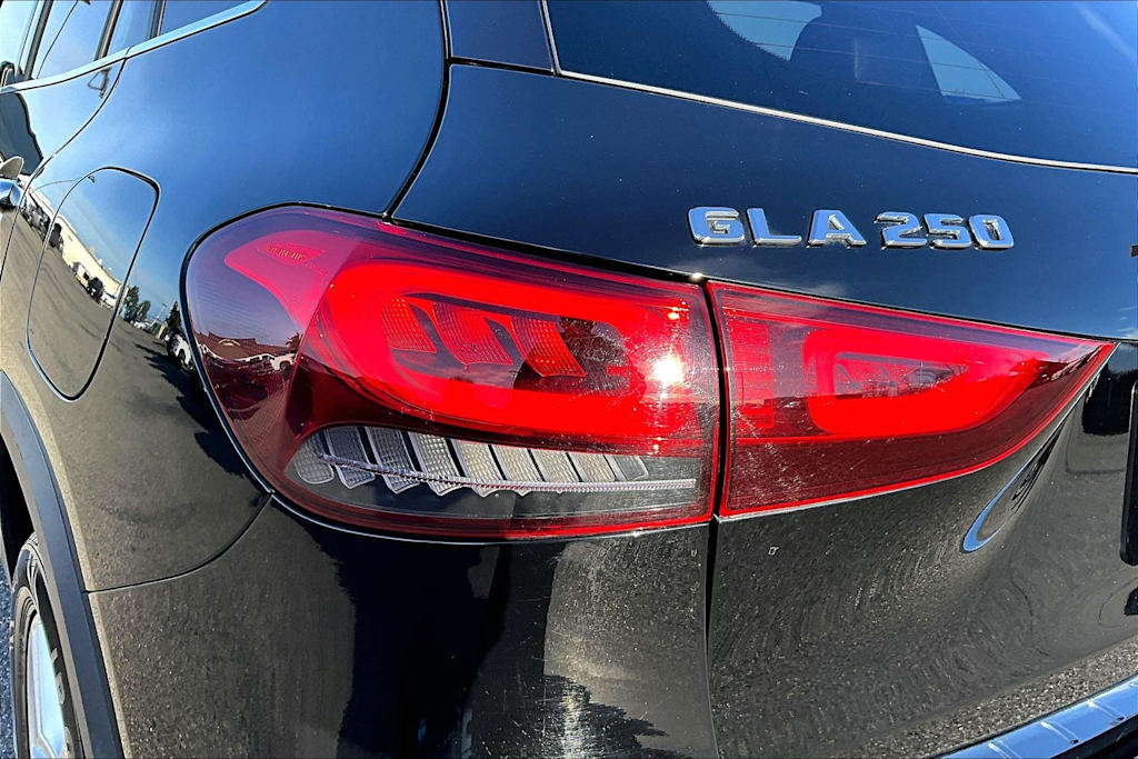 Thumbnail: 2022 Mercedes-Benz GLA - 33