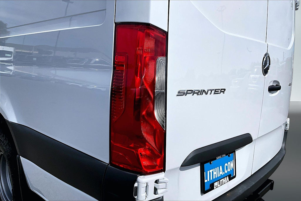 Thumbnail: 2021 Mercedes-Benz Sprinter - 30