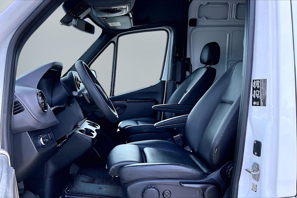 Thumbnail: 2021 Mercedes-Benz Sprinter - 9