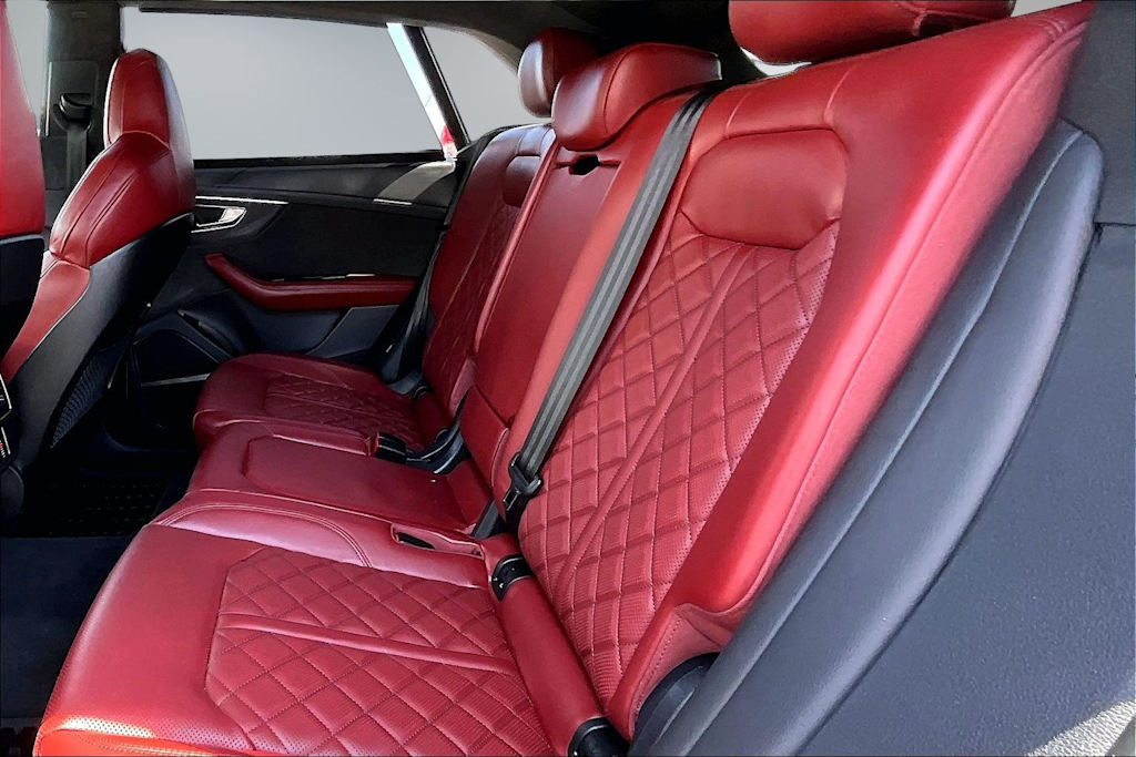 Thumbnail: 2022 Audi SQ8 - 13