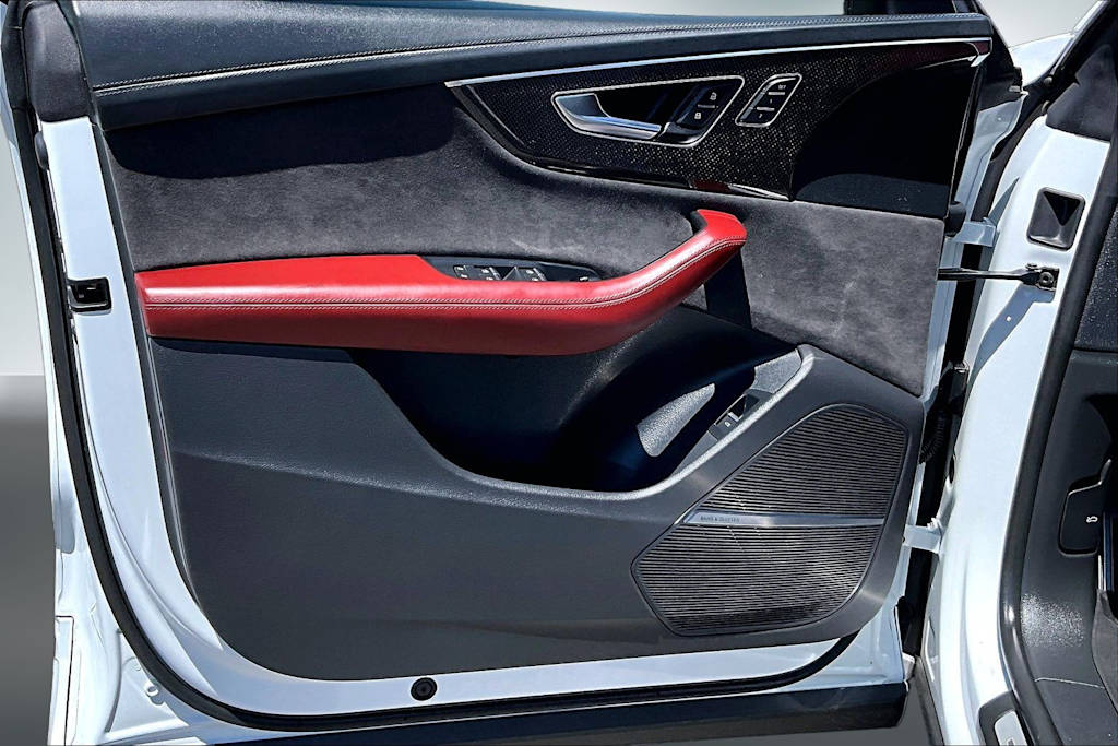 Thumbnail: 2022 Audi SQ8 - 28
