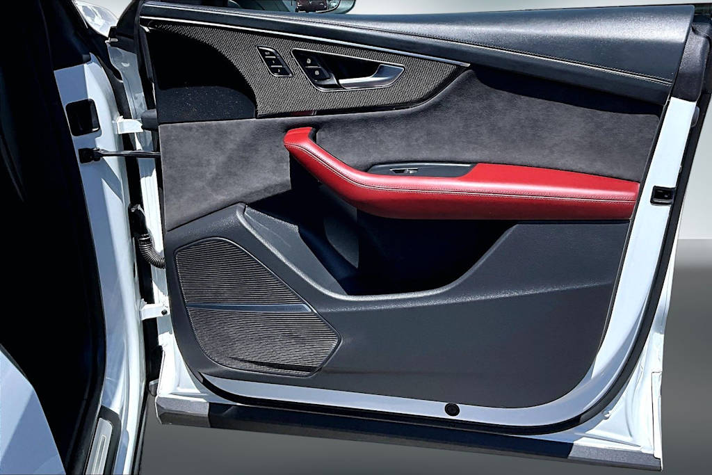 Thumbnail: 2022 Audi SQ8 - 29