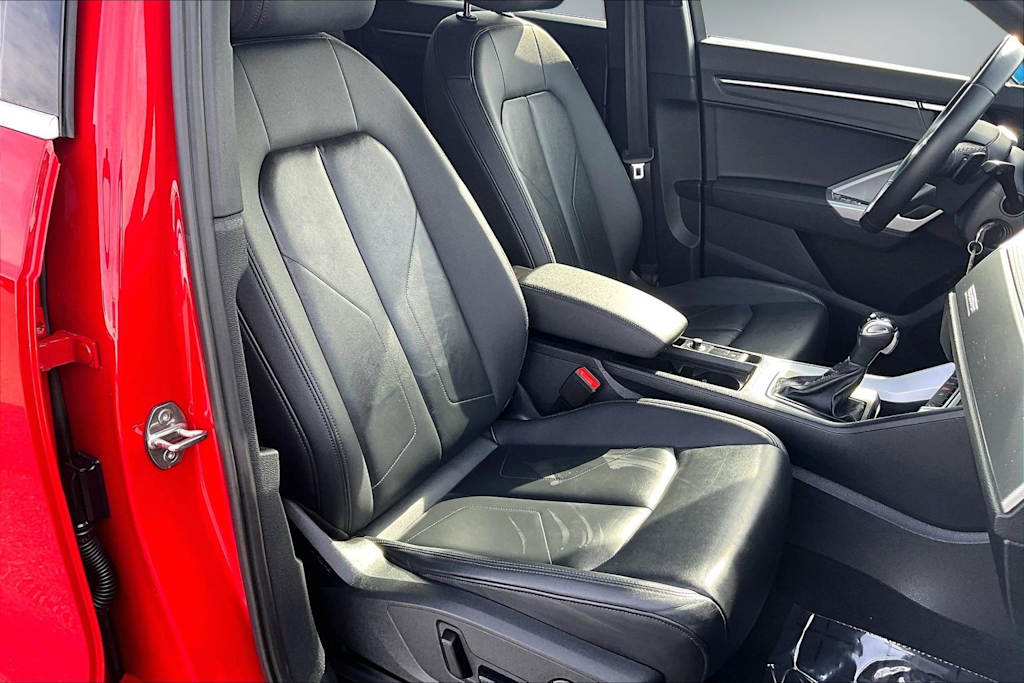 Thumbnail: 2025 Audi Q3 - 12