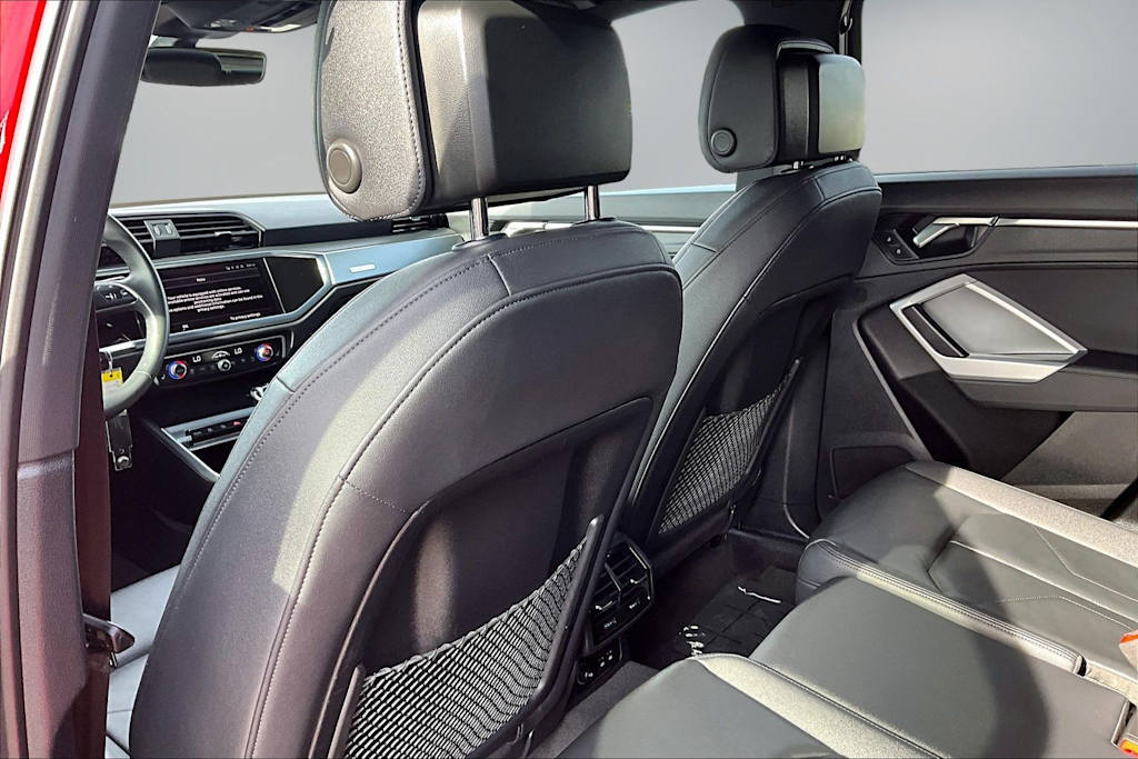 Thumbnail: 2025 Audi Q3 - 13