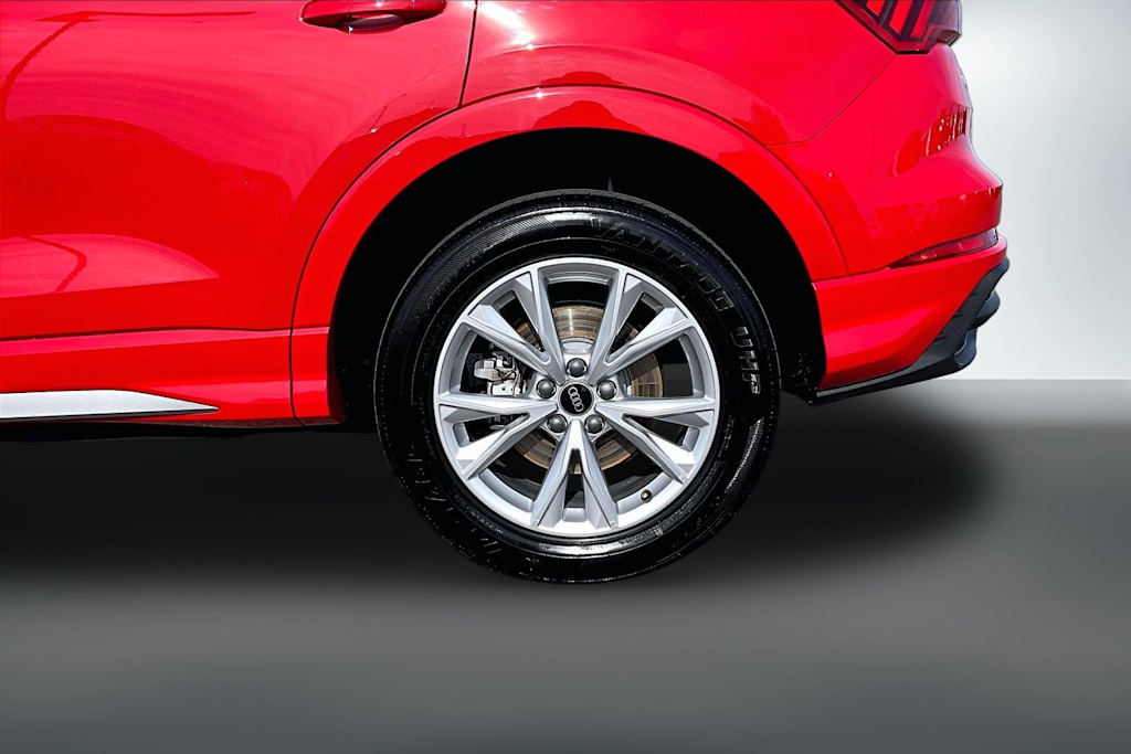 Thumbnail: 2025 Audi Q3 - 36