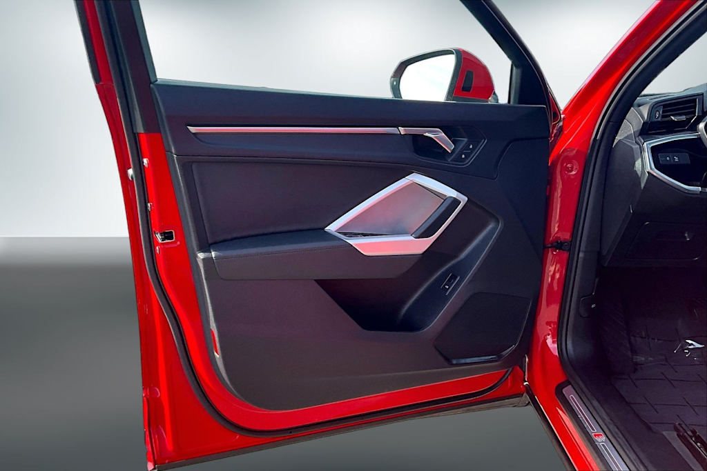 Thumbnail: 2025 Audi Q3 - 27