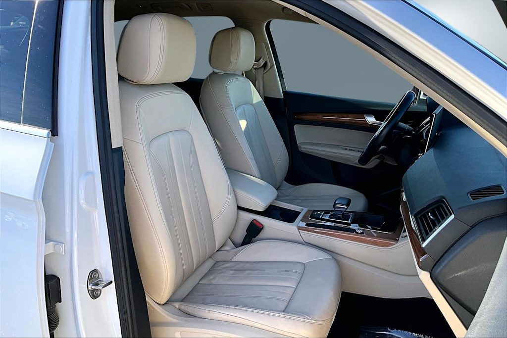 Thumbnail: 2023 Audi Q5 - 12