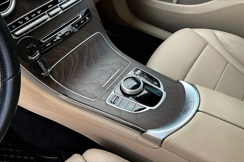 Thumbnail: 2019 Mercedes-Benz GLC - 17
