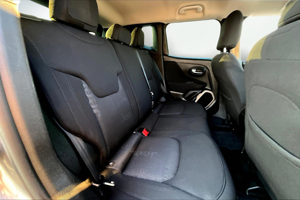 Thumbnail: 2017 Jeep Renegade - 30
