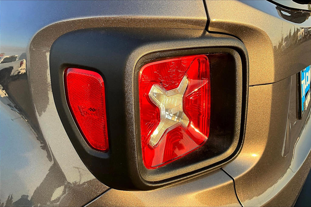Thumbnail: 2017 Jeep Renegade - 33