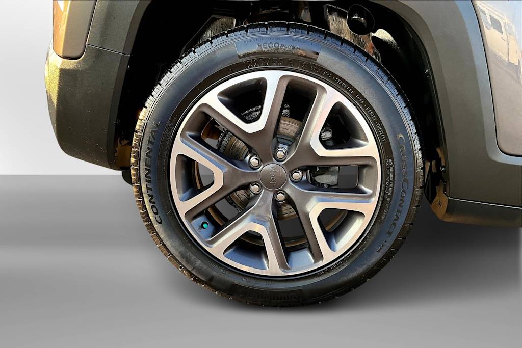 Thumbnail: 2017 Jeep Renegade - 35