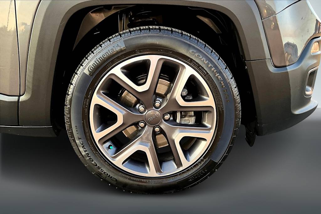 Thumbnail: 2017 Jeep Renegade - 34
