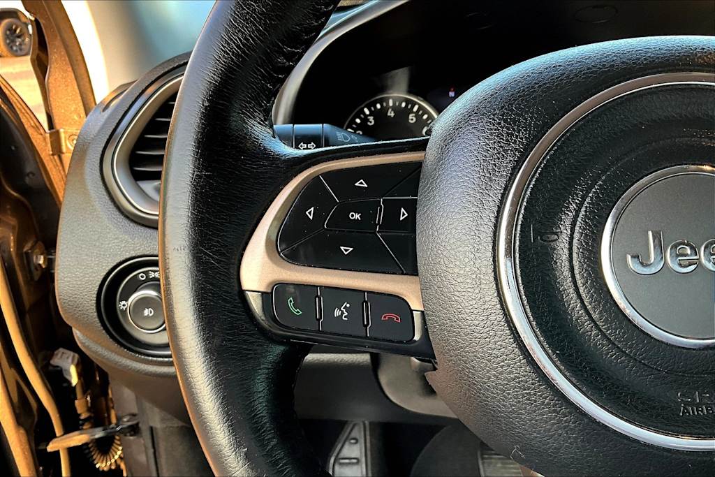 Thumbnail: 2017 Jeep Renegade - 24