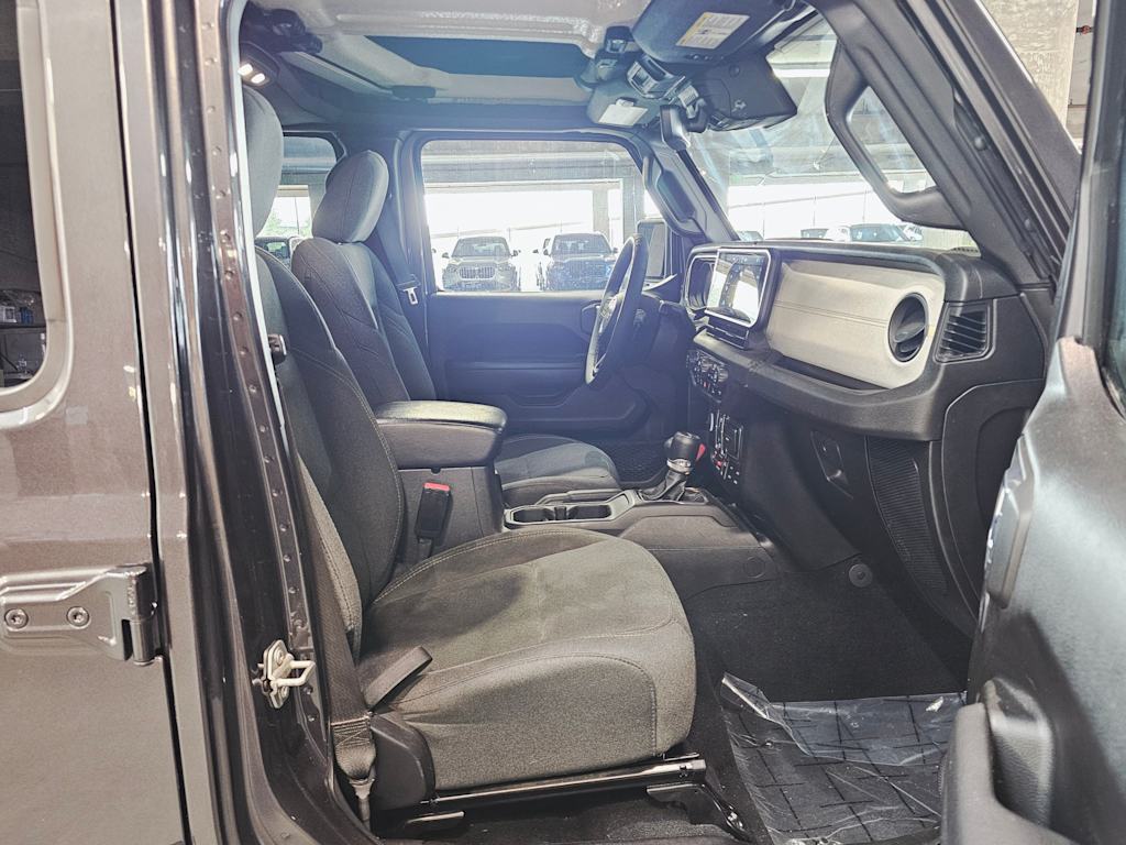 Thumbnail: 2024 Jeep Gladiator - 29