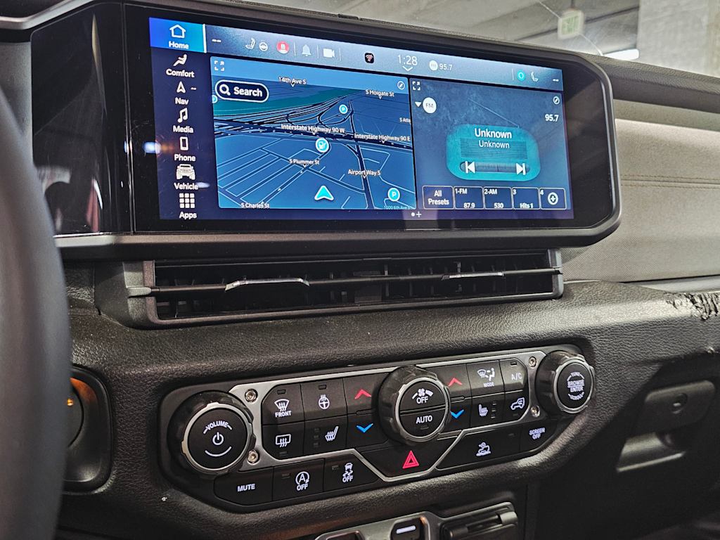 Thumbnail: 2024 Jeep Gladiator - 21