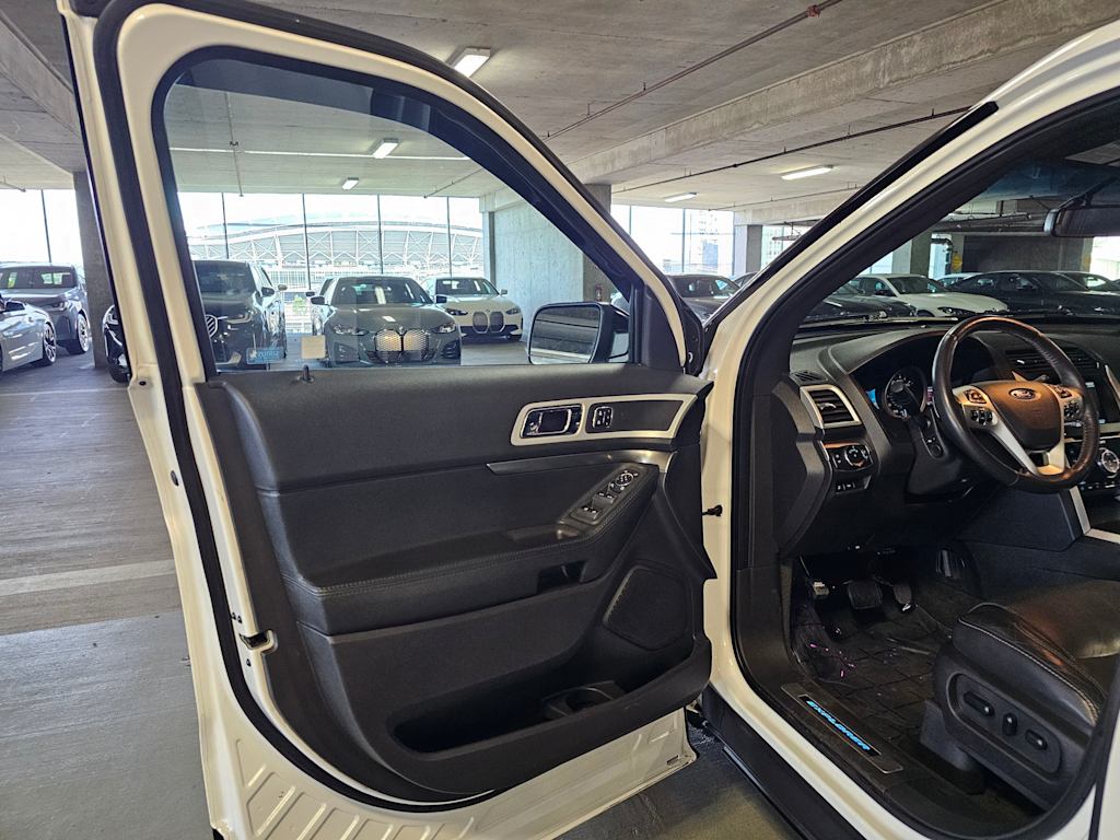 Thumbnail: 2014 Ford Explorer - 30