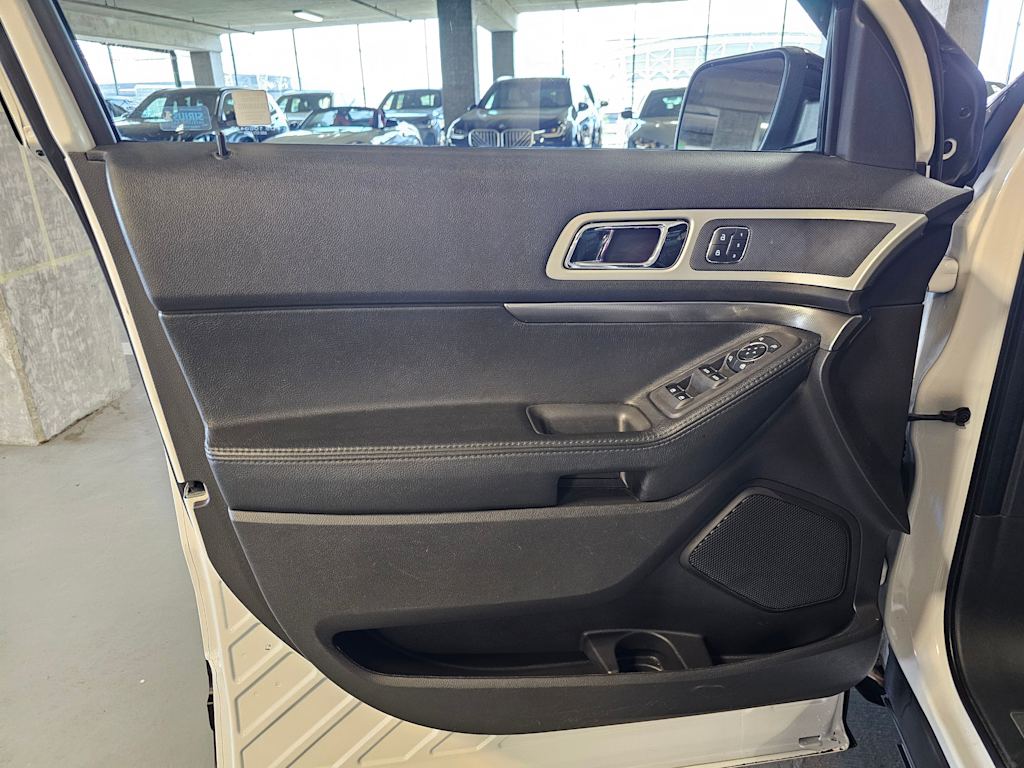 Thumbnail: 2014 Ford Explorer - 29
