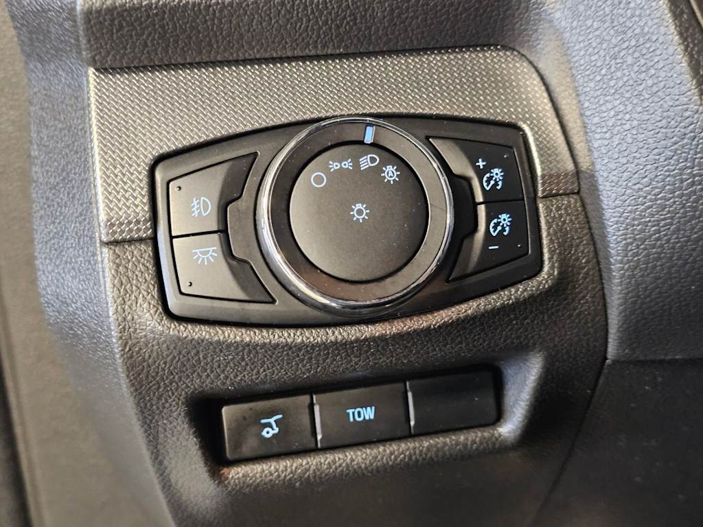 Thumbnail: 2014 Ford Explorer - 26