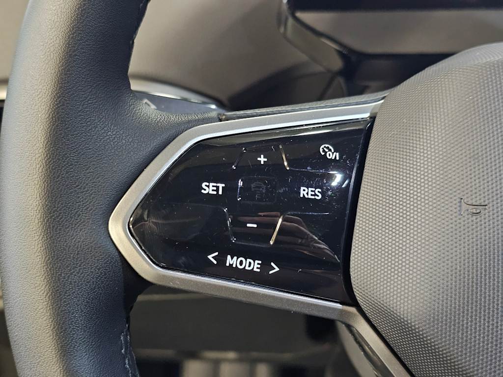 Thumbnail: 2023 Volkswagen ID.4 - 24