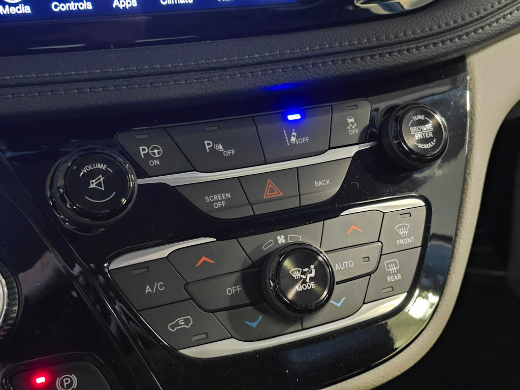 Thumbnail: 2017 Chrysler Pacifica - 23