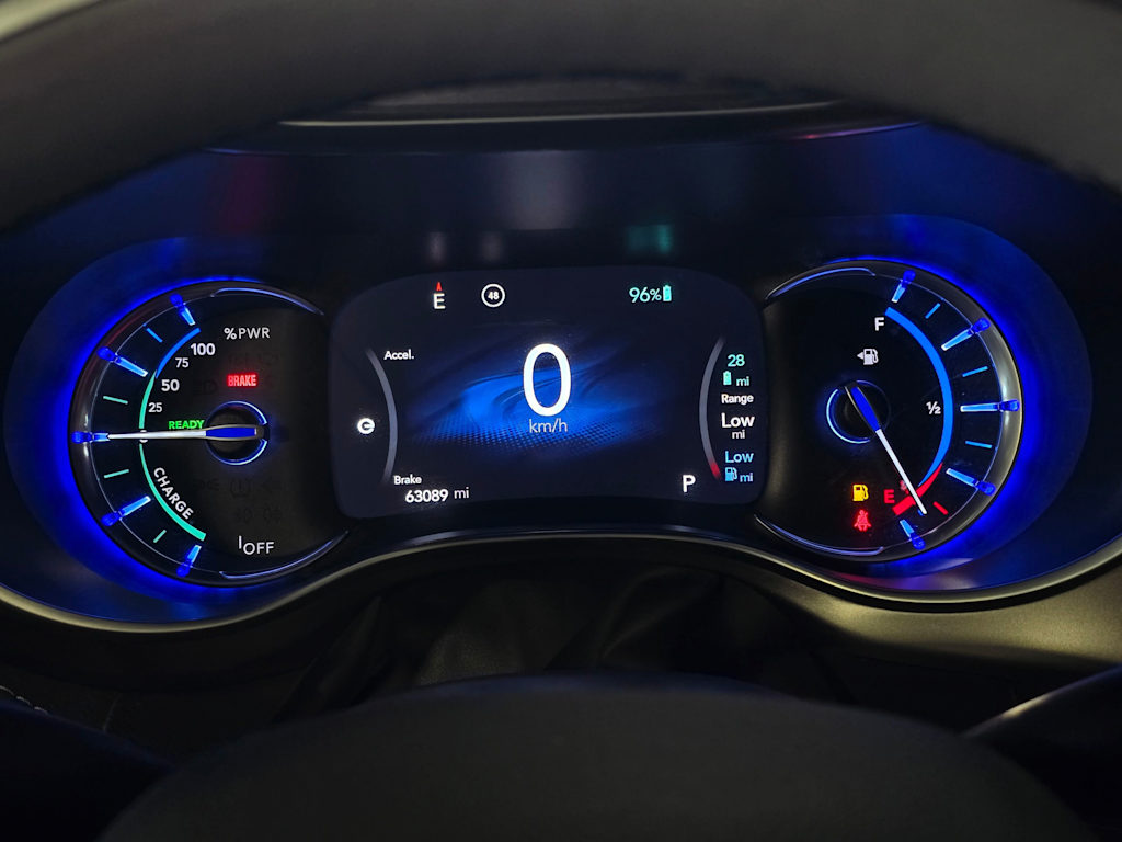 Thumbnail: 2017 Chrysler Pacifica - 16