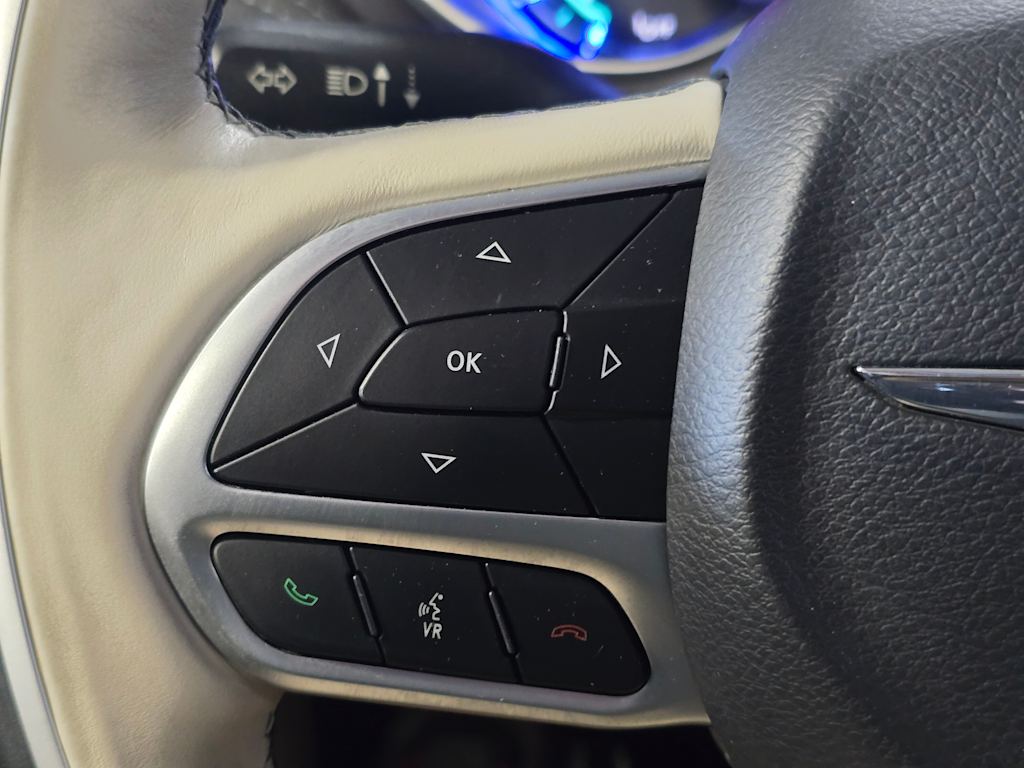 Thumbnail: 2017 Chrysler Pacifica - 28