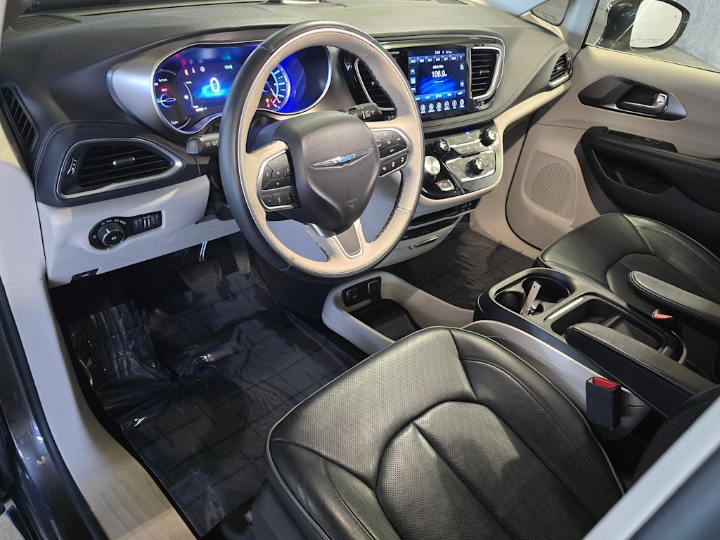 Thumbnail: 2017 Chrysler Pacifica - 2