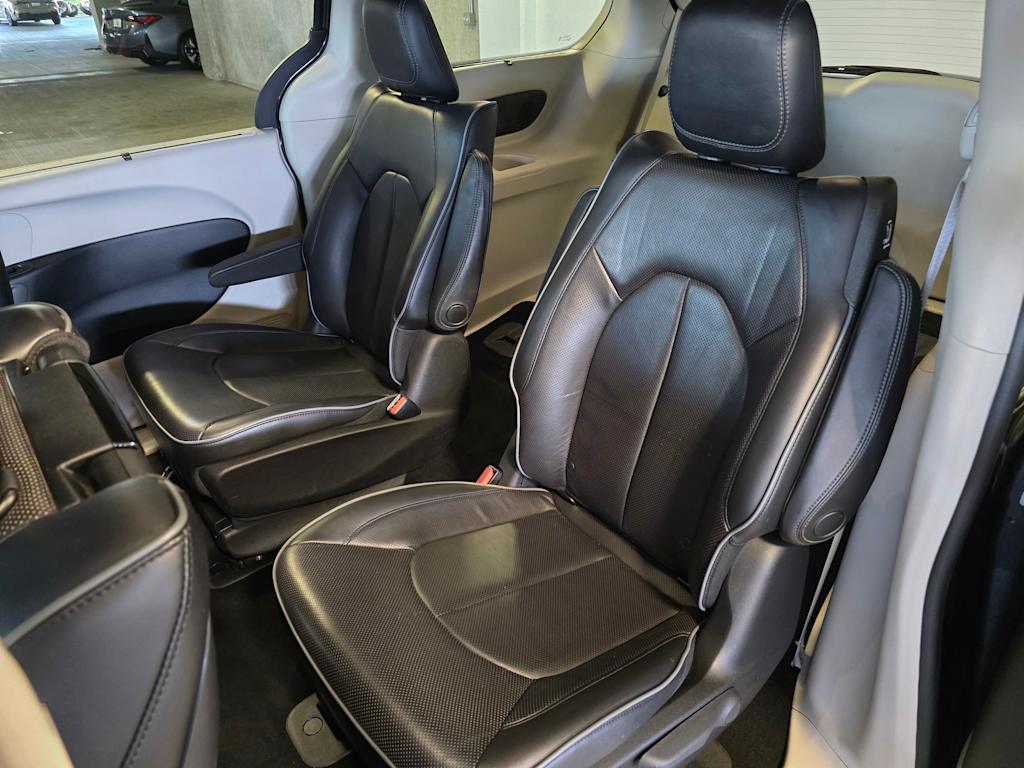 Thumbnail: 2017 Chrysler Pacifica - 31