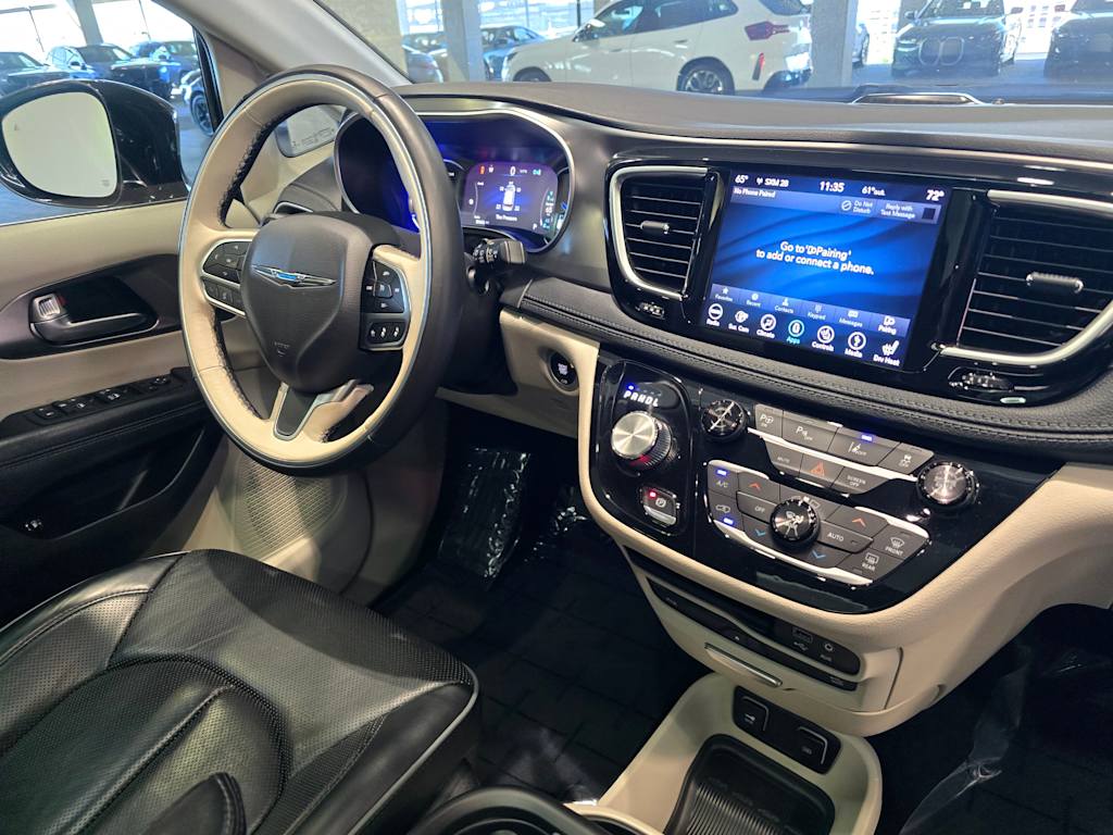 Thumbnail: 2018 Chrysler Pacifica - 15