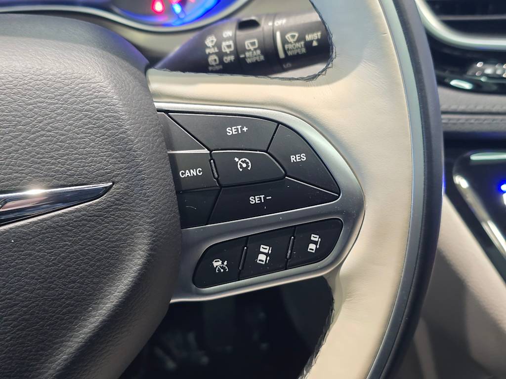 Thumbnail: 2018 Chrysler Pacifica - 26