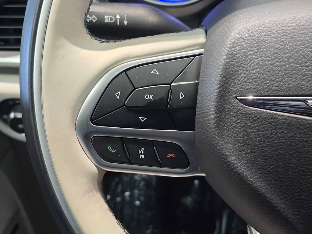 Thumbnail: 2018 Chrysler Pacifica - 27