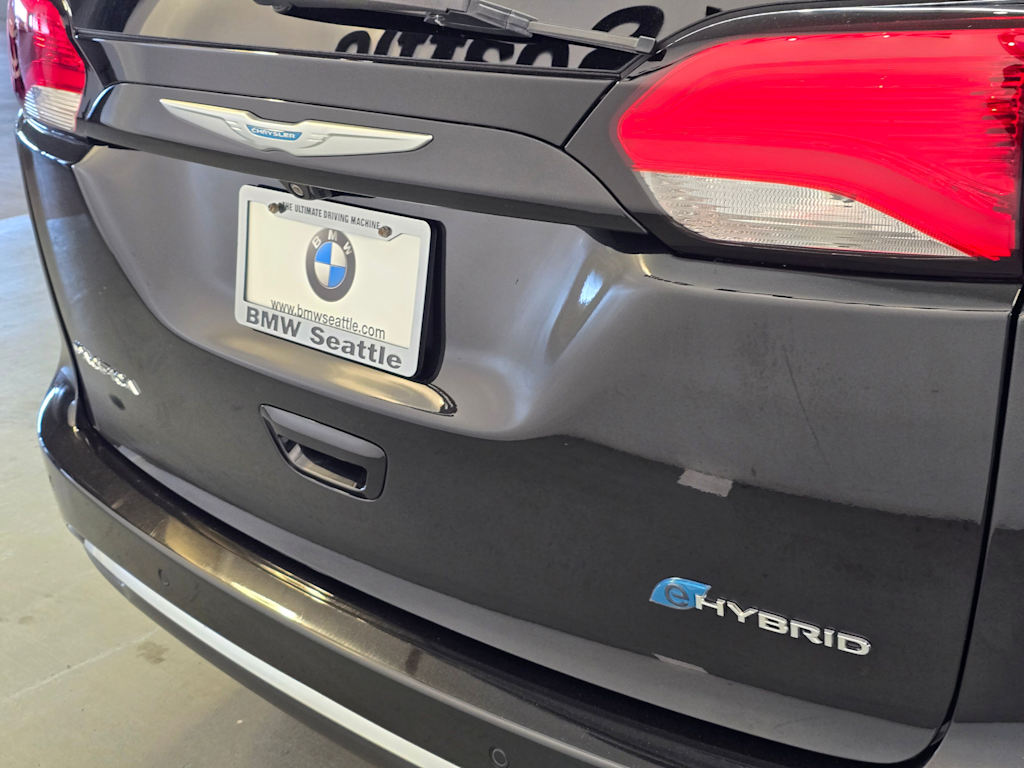 Thumbnail: 2018 Chrysler Pacifica - 7