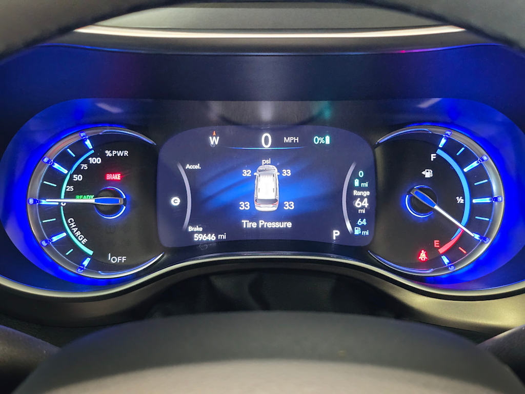 Thumbnail: 2018 Chrysler Pacifica - 17