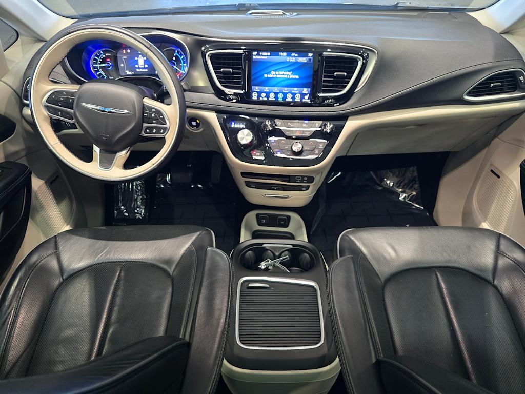 Thumbnail: 2018 Chrysler Pacifica - 10