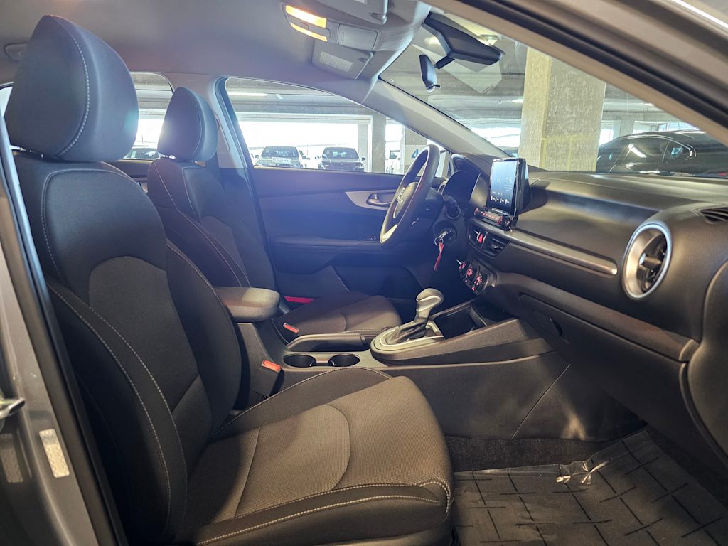 Thumbnail: 2023 Kia Forte - 12