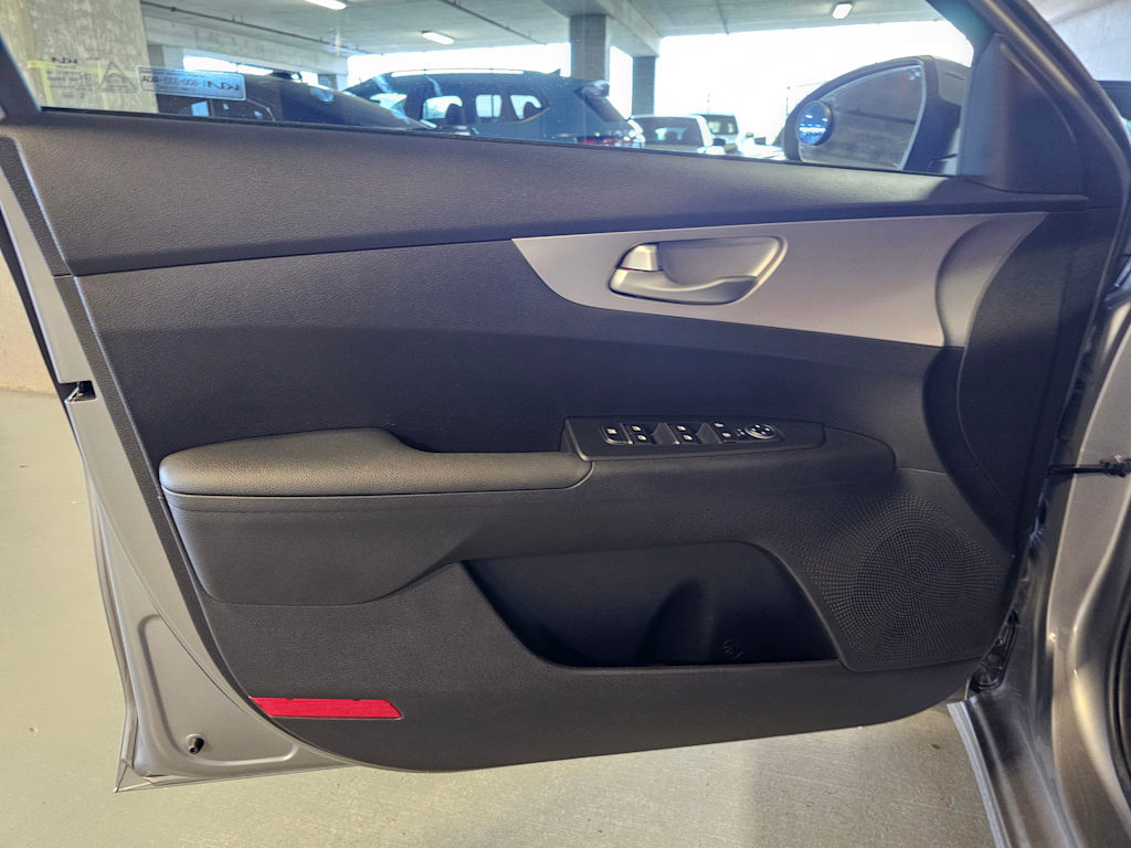 Thumbnail: 2023 Kia Forte - 28