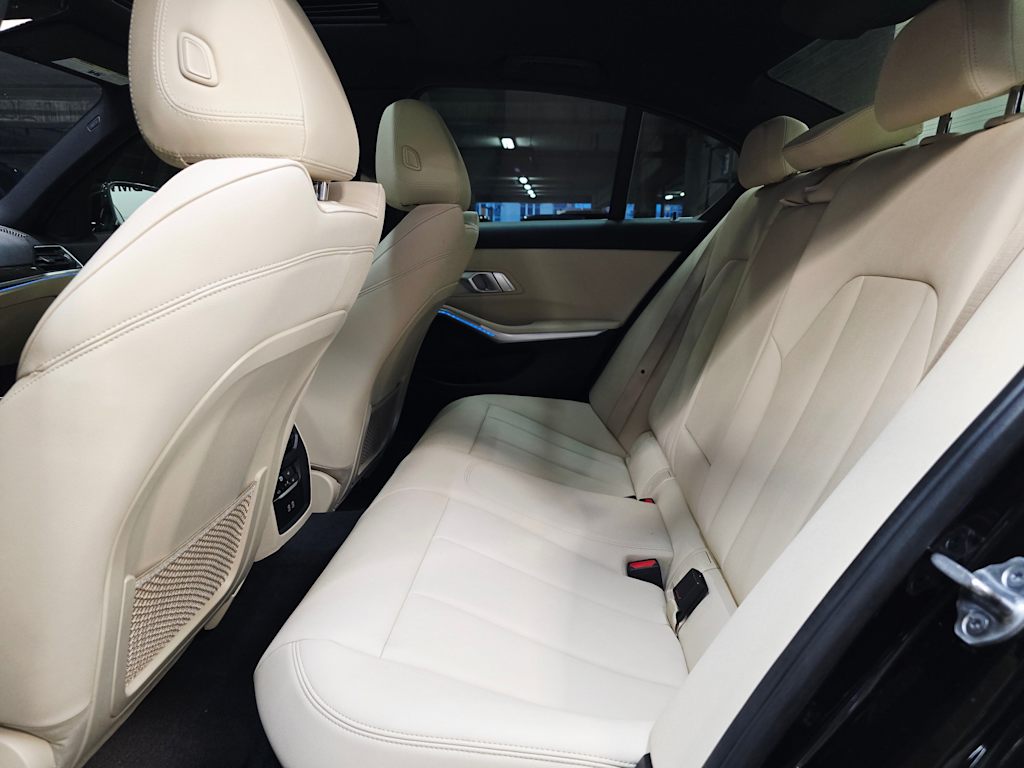 Thumbnail: 2021 BMW 3 Series - 13