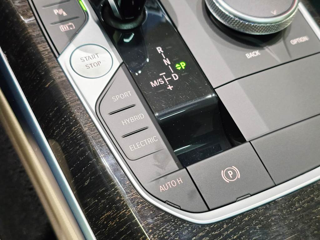 Thumbnail: 2021 BMW 3 Series - 25