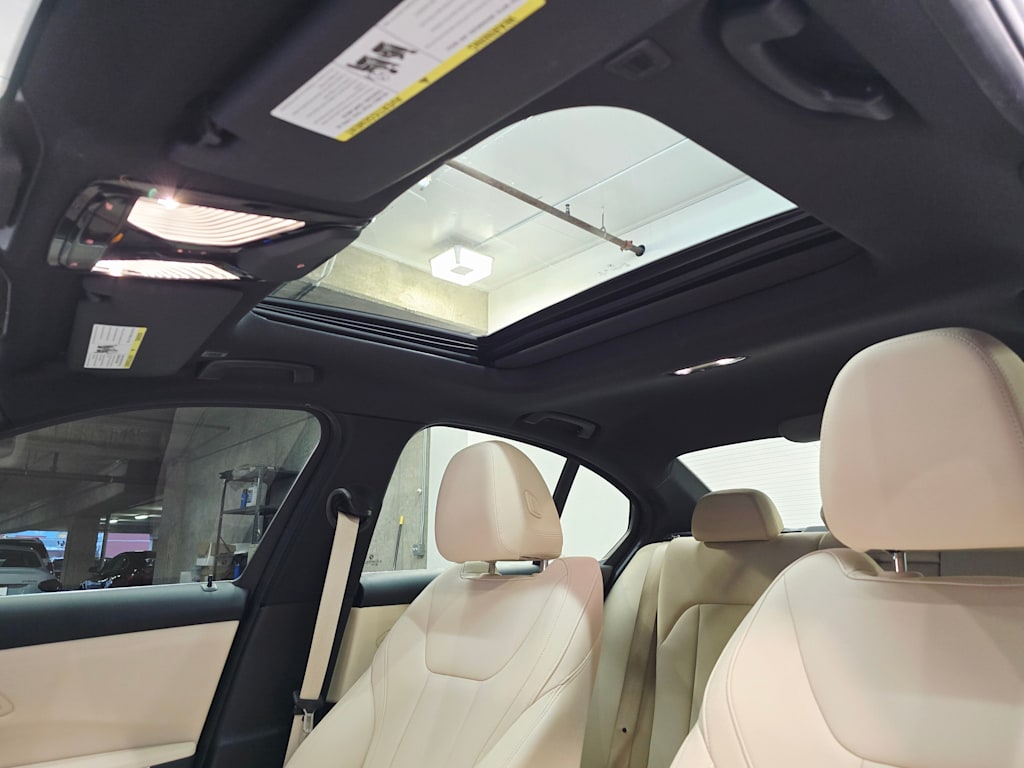 Thumbnail: 2021 BMW 3 Series - 31