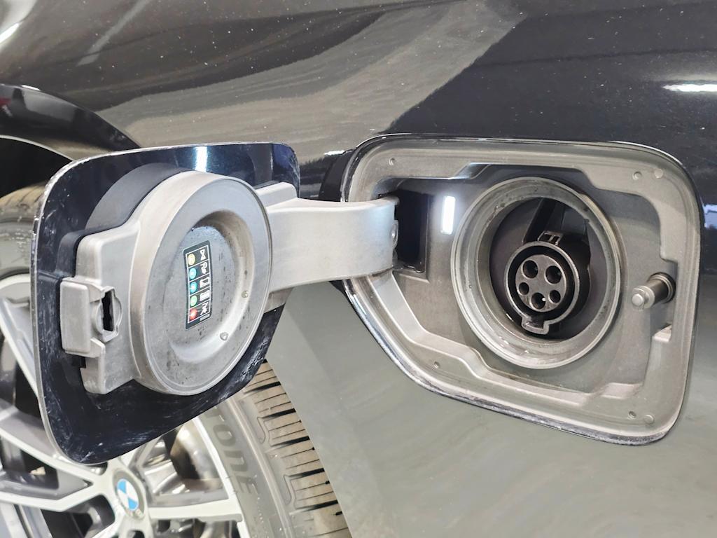 Thumbnail: 2021 BMW 3 Series - 22