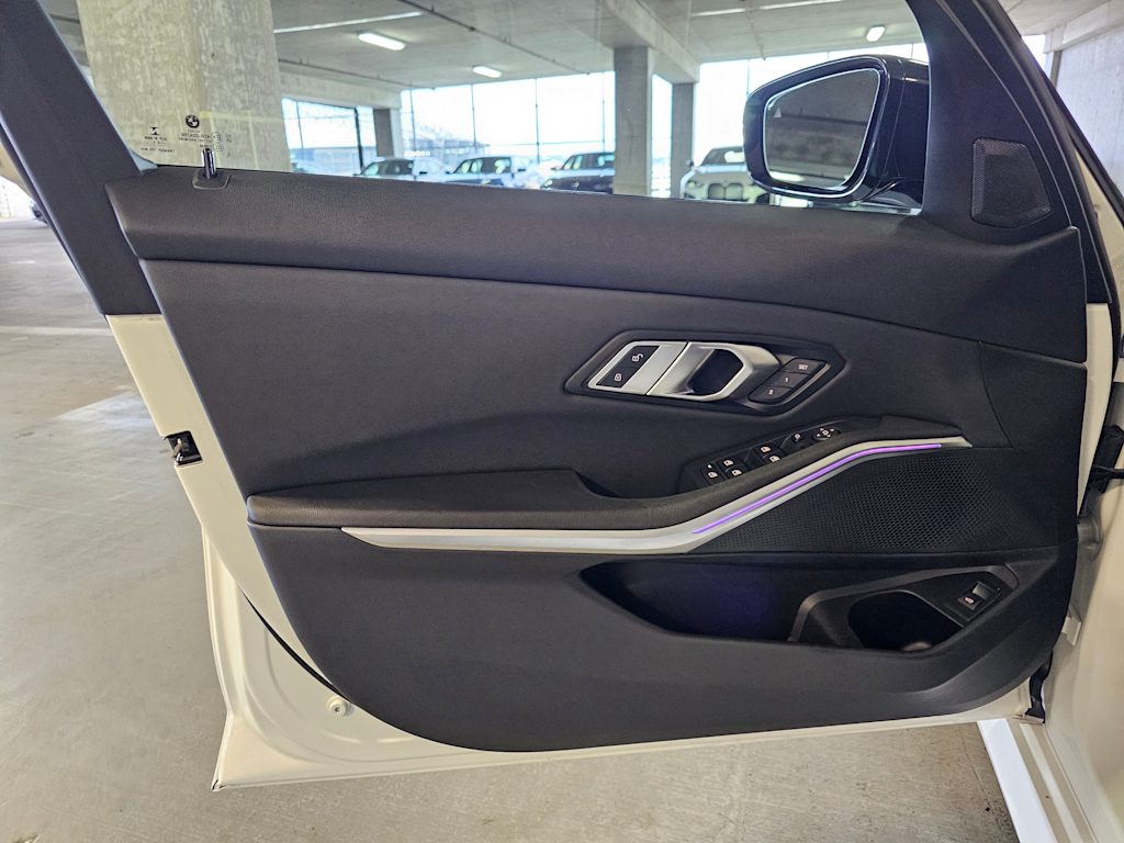 Thumbnail: 2021 BMW 3 Series - 27
