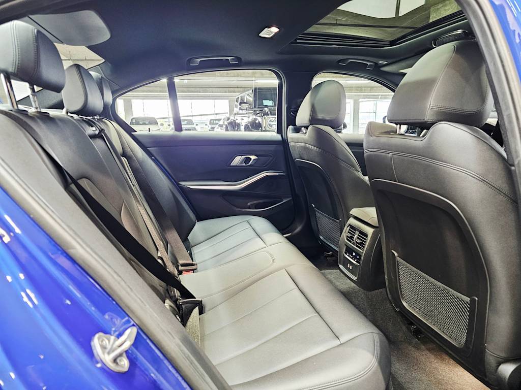 Thumbnail: 2021 BMW 3 Series - 31