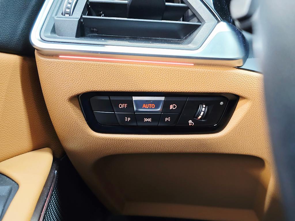 Thumbnail: 2022 BMW 3 Series - 28