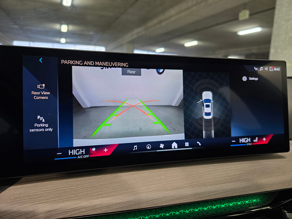 Thumbnail: 2025 BMW 3 Series - 23